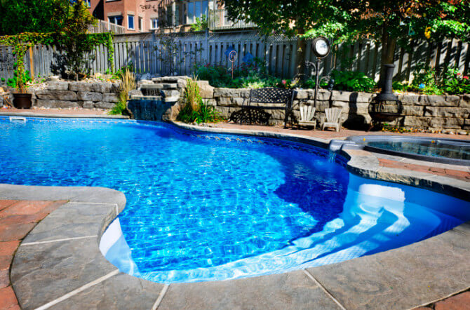 Pros and Cons of Backyard Pools