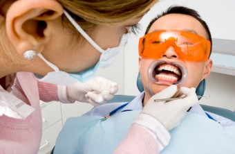 How Does Laser Whitening Work?