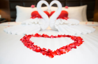 How to Personalize Honeymoon Suites