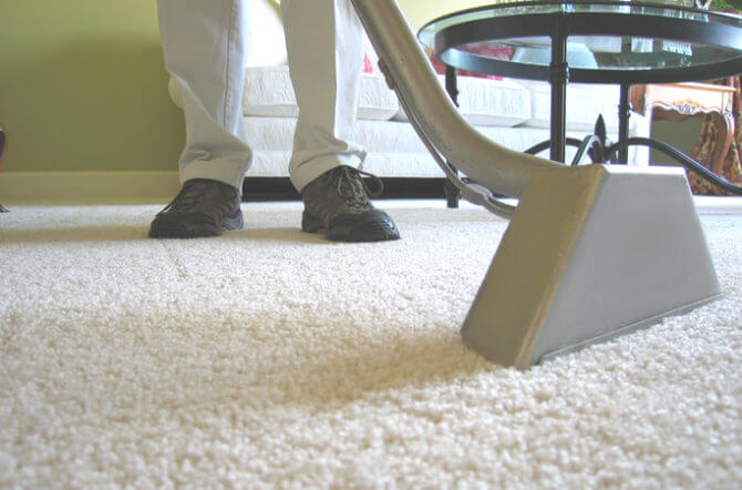 Using a Carpet Extractor