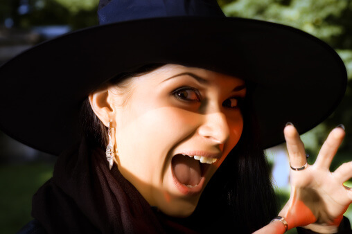 Screaming witch in hat