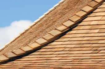 Pros and Cons of Cedar Roofing
