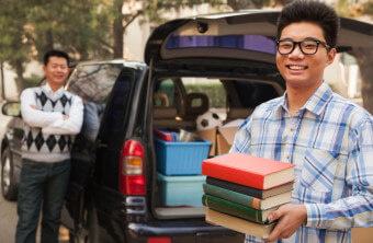 Going Away to College? 5 Tips for a Stress-Free Move-In